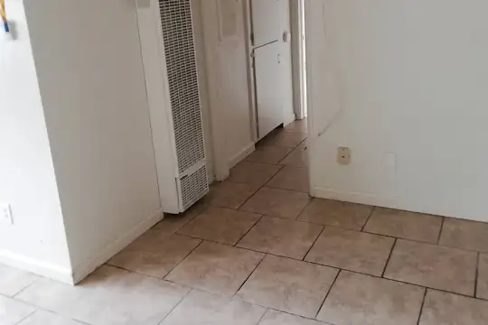 Las Palmas Apartments - Riverside, CA - Photo 10