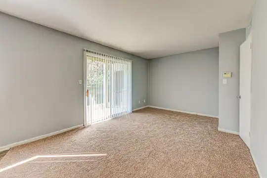 Essington Village - Columbus, OH - Photo 15