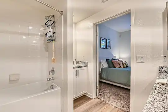 Pinebrook Apartments - Riverside, CA - Photo 17