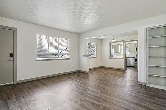 Colony House - Dallas, TX - Photo 34