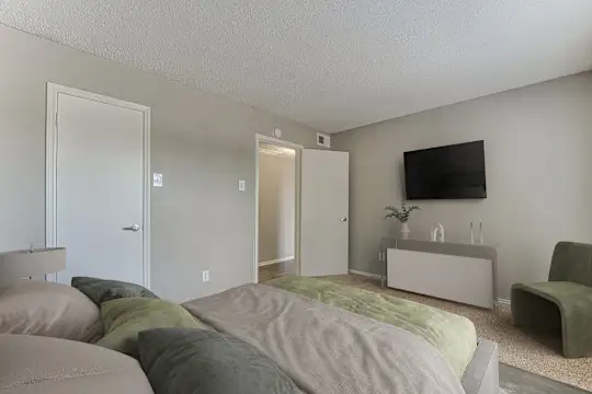 The Manhattan Apartments - Dallas, TX - Photo 16