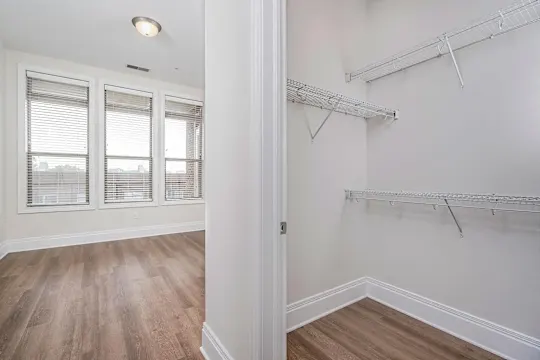 Harrison Park Apartments - Columbus, OH - Photo 22
