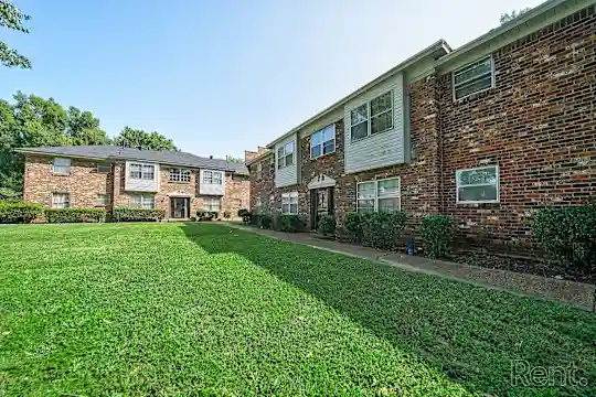 Courtyard @ Waring Park - Memphis, TN - Photo 1