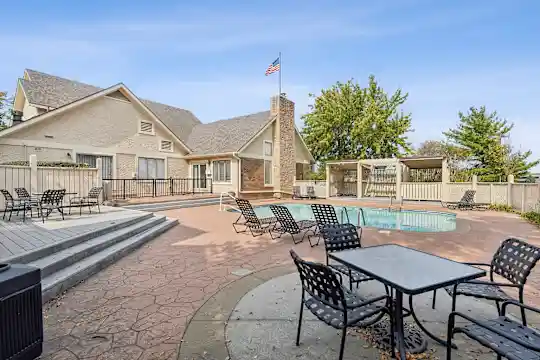 Woodcrest - Kansas City, MO - Photo 19