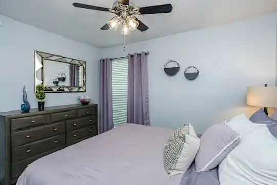 Villa Luna Apartments - Houston, TX - Photo 16