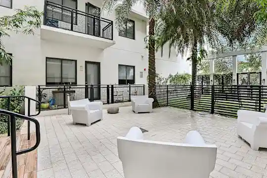 The Queue Apartments - Fort Lauderdale, FL - Photo 12
