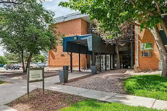 Park at Palmer Apartments - Colorado Springs, CO - Photo 3