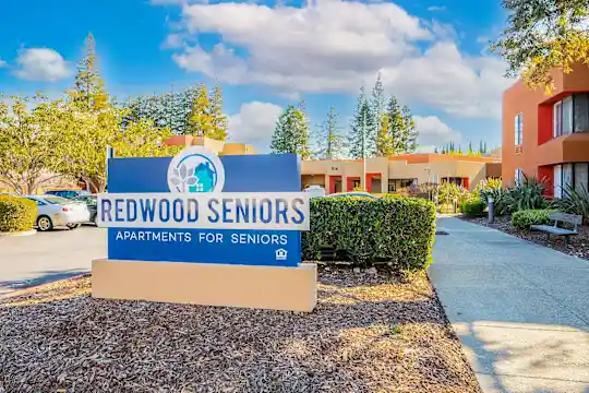 Redwood Senior - San Jose, CA - Photo 3