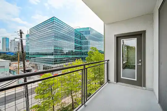Cole Apartments - Austin, TX - Photo 24