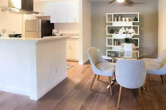 Newport Apartments - Campbell, CA - Photo 15