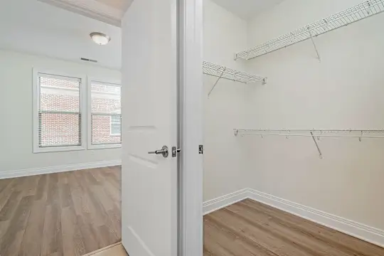 Harrison Park Apartments - Columbus, OH - Photo 9