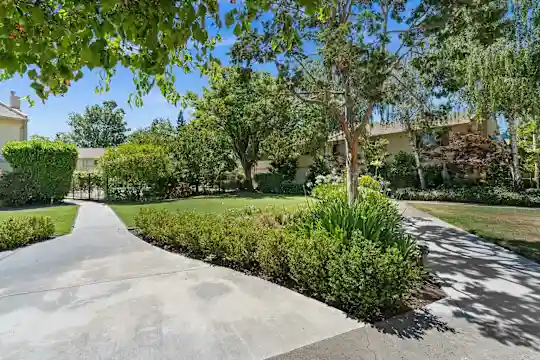 Plum Orchard Apartments - San Jose, CA - Photo 29