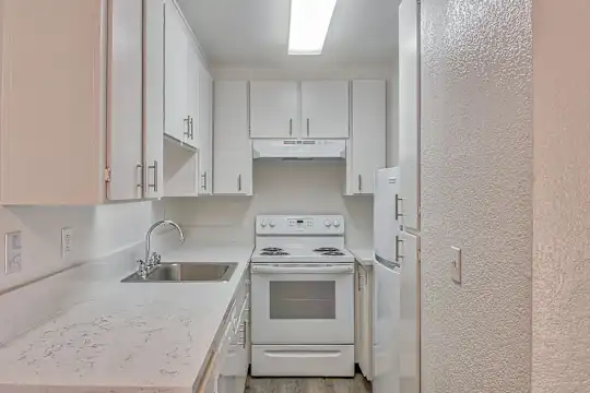 Bayshore Estates - San Jose, CA - Photo 18