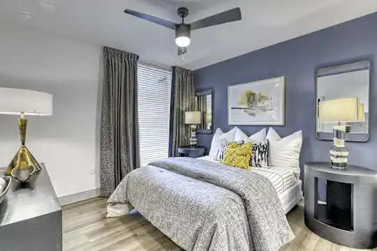 Ele - Dallas, TX - Photo 10