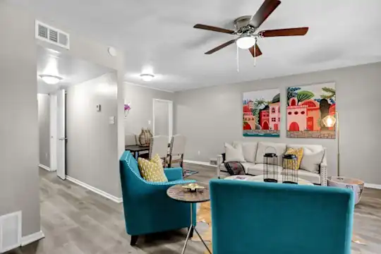 Rhodes Townhomes - Memphis, TN - Photo 6
