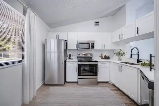 Apartments For Rent in Zip Code 33313 - 104 Apartments | Rent.com®