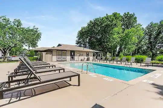 Falcon Point Apartments - Kansas City, MO - Photo 26