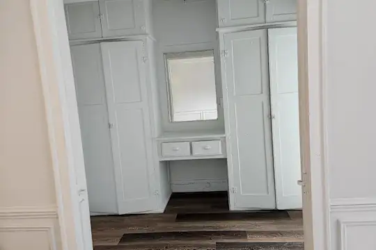 Commonwealth Apartments - Chicago, IL - Photo 17