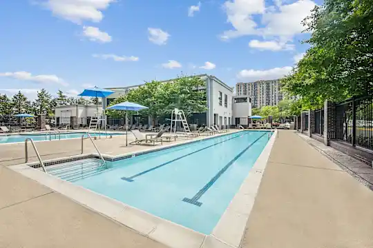 Riverside Apartments - Alexandria, VA - Photo 16