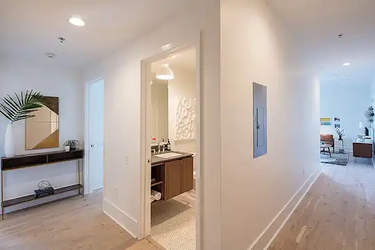 The Julian Apartments - New Orleans, LA - Photo 9