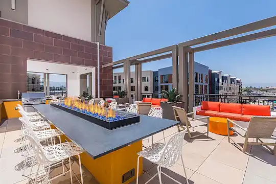 808 West Apartments - San Jose, CA - Photo 28