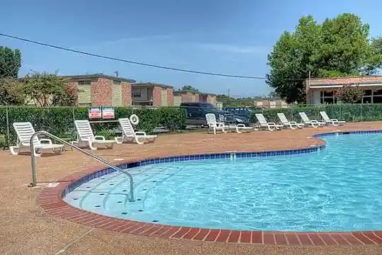 University Gardens Manor - Memphis, TN - Photo 2