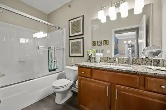 Riverstone Apartments - Kansas City, MO - Photo 9