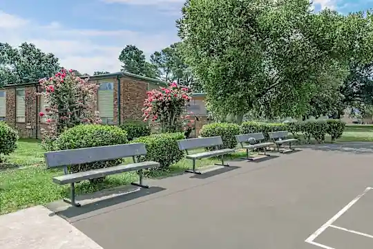 University Gardens Manor - Memphis, TN - Photo 6