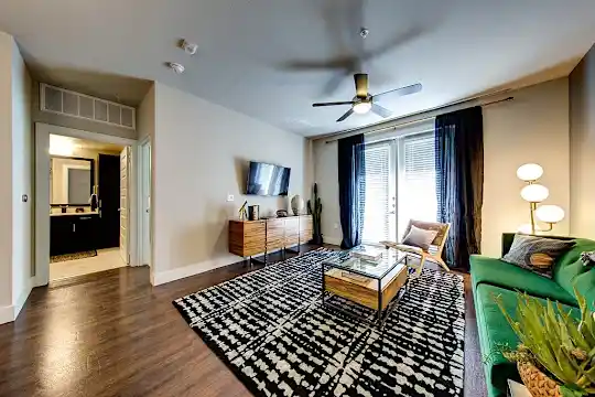 Bell Lakeshore - Austin, TX - Photo 8