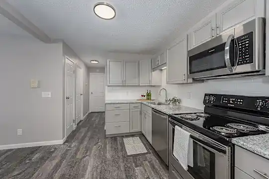 Skyridge Apartment Homes - Cincinnati, OH - Photo 4