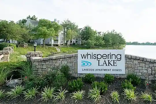 Whispering Lake - Kansas City, MO - Photo 25