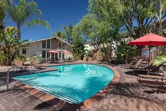 Campbell Plaza Apartments - Campbell, CA - Photo 3