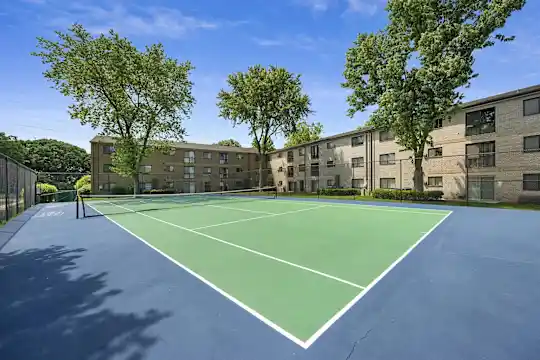 Rose Hill Apartments - Alexandria, VA - Photo 15