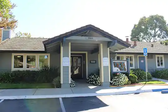 Amberwood - San Jose, CA - Photo 8