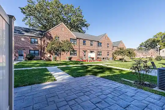 Stansbury Manor Apartments & Townhomes - Baltimore, MD - Photo 23