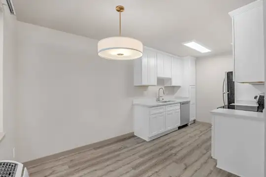 River Walk Apartments - Campbell, CA - Photo 14