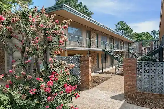 University Gardens Manor - Memphis, TN - Photo 14
