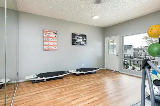 Camelback Cove Apartments - Phoenix, AZ - Photo 27