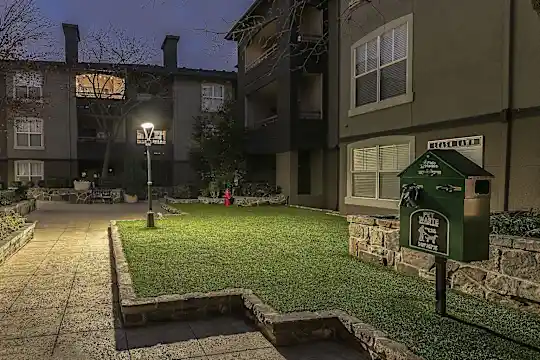Slate At Cole - Dallas, TX - Photo 12