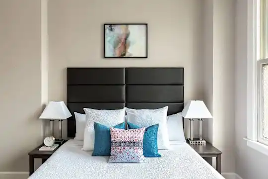 Hibernia Tower Apartments - New Orleans, LA - Photo 12