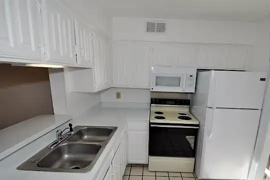 Hidden Bend Townhomes - Dallas, TX - Photo 3