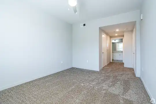Metro Gateway Apartment Homes - Riverside, CA - Photo 35