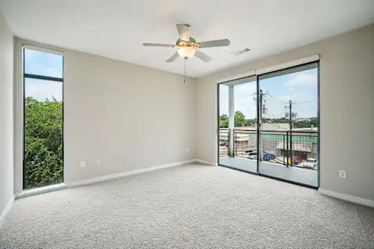 Cole Apartments - Austin, TX - Photo 33