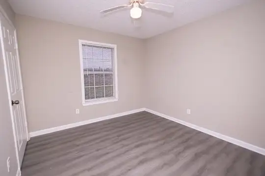 The Pines Apartments - Memphis, TN - Photo 14