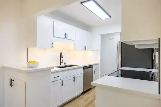 Summerwood Apartments - Santa Clara, CA - Photo 19