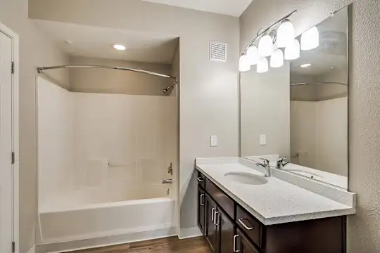 Pavona Apartments - San Jose, CA - Photo 15