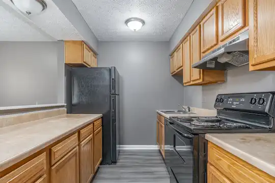 Stonecreek Apartments - Columbus, OH - Photo 9