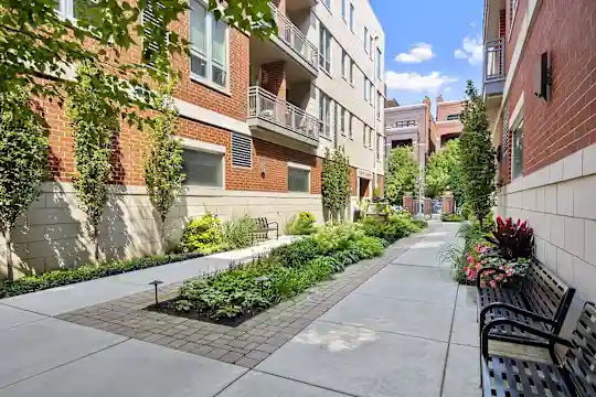 Reside on Jackson - Chicago, IL - Photo 13
