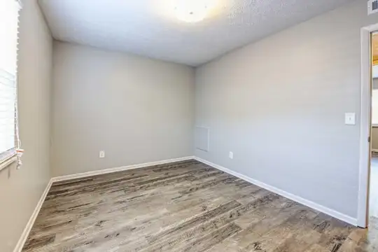 Timber Trail Apartments - Columbus, OH - Photo 9