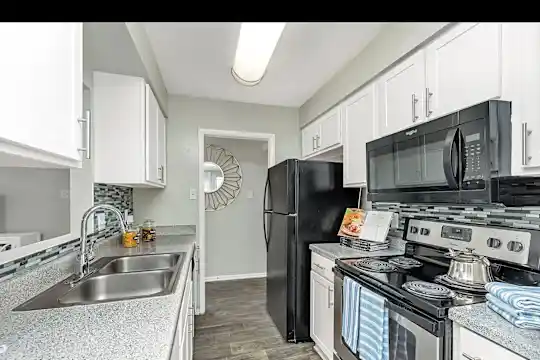 Barringer Square - Webster, TX - Photo 23